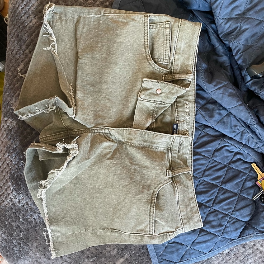 AMERICAN EAGLE NEVER WORN SIZE 8/10 SHORT SHORTS